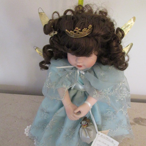 "The Tooth Fairy" The Hamilton Collection Porcelain Doll - Picture 5 of 14